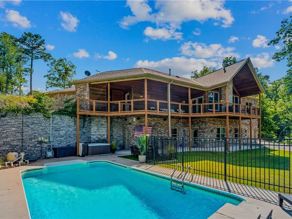8662 Woods Rd, Rogers, AR 72756