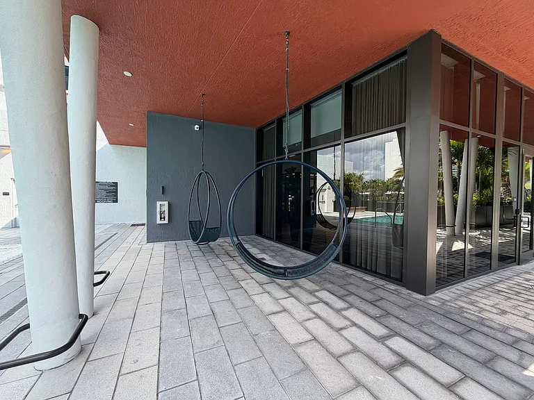425 NW 6th St #B1 — Photo 13