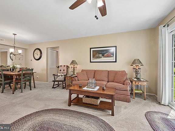 5th image of 5105A Adelaide Dr