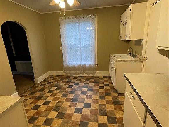 4th image of 349 W Bigelow St