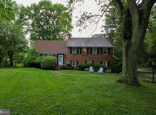 595 Park Ridge Dr, Wayne, PA 19087