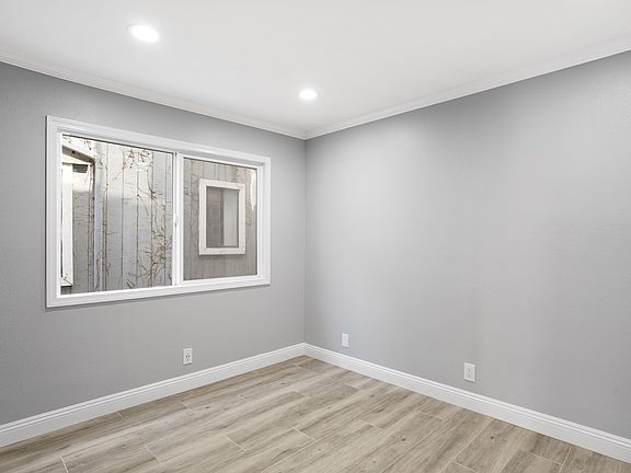 4th image of 207 Lugonia St APT A