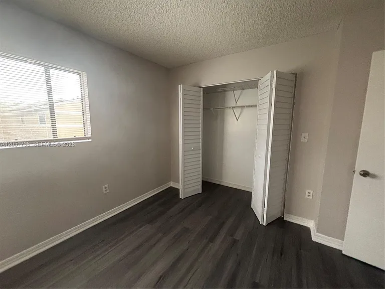 323 Palm Cir E — Photo 11