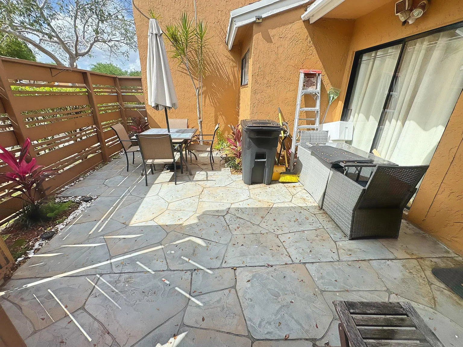 2 bed, 2.0 bath, 903 sqft, $2,200 — Photo 4