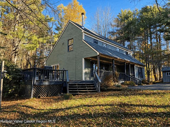 3rd image of 125 Vining Road
