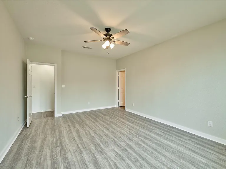 2214 Timberland Country Ct — Photo 32