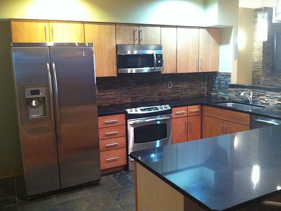 4th image of 252 S Washington Ave #2455756