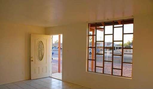 2nd image of 833 W Calle Evelina