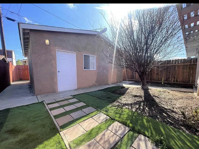 B1281 Shari Way — Photo 4