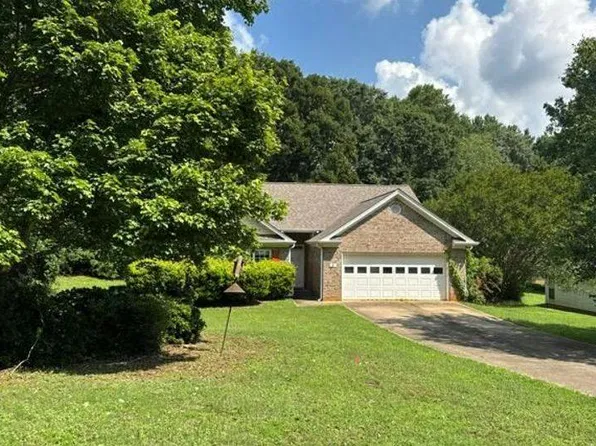 1020 Easy St, Winder, GA 30680