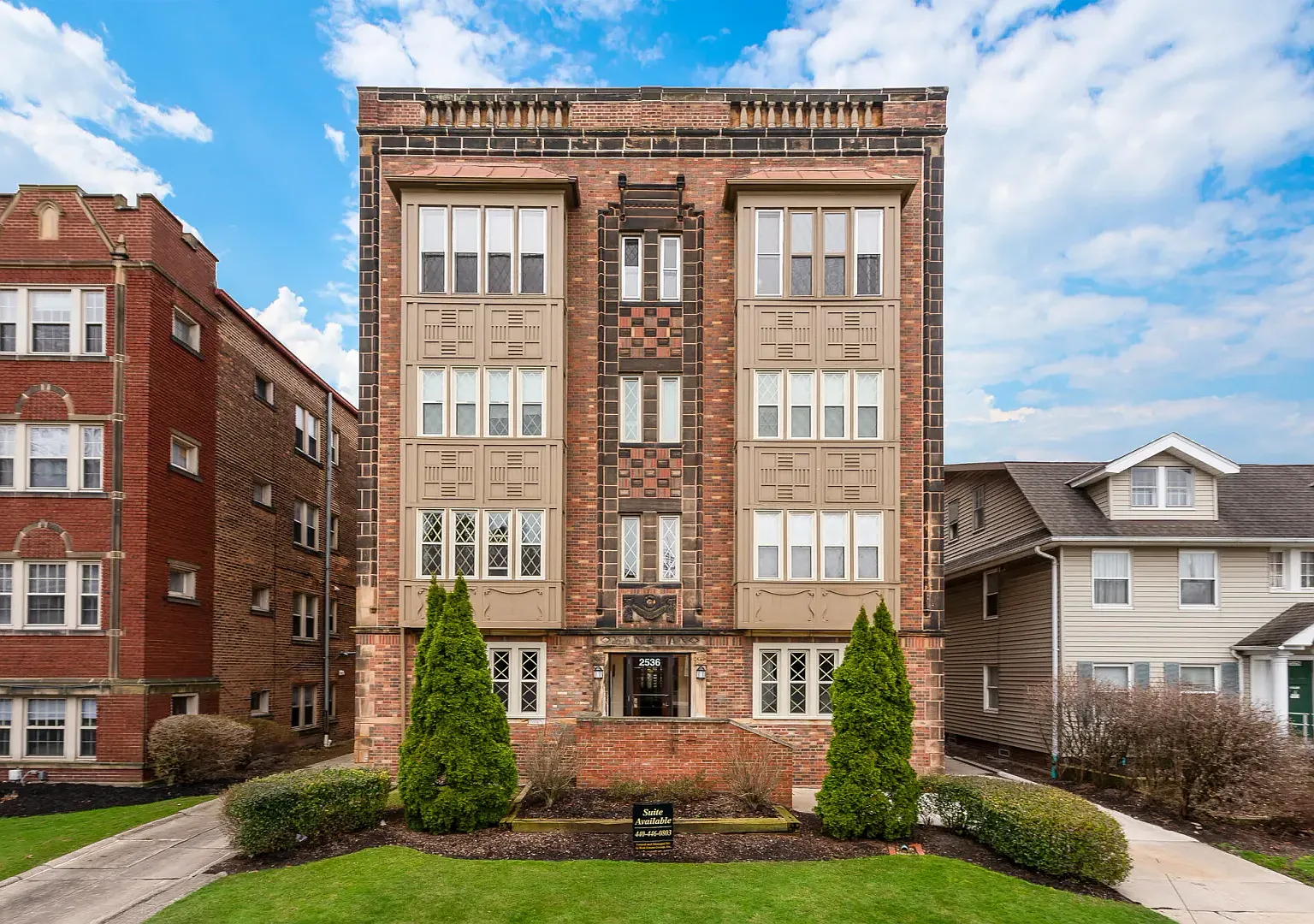 Manstan Apartments — Photo 1