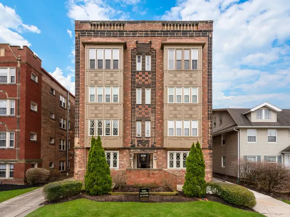 Manstan Apartments
