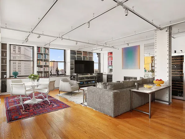 150 Nassau St APT 17B, New York, NY 10038