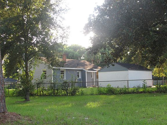 5th image of 1343 Carvill Ave