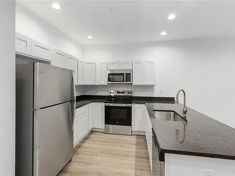 455 S Jordan St — Photo 11