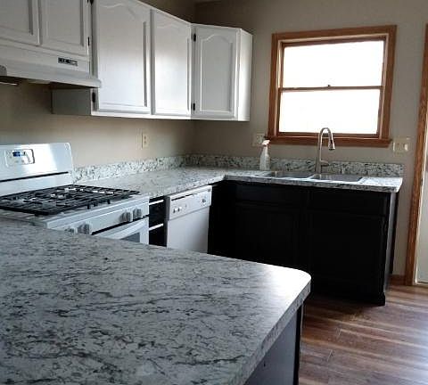 2nd image of 1025 West Dr