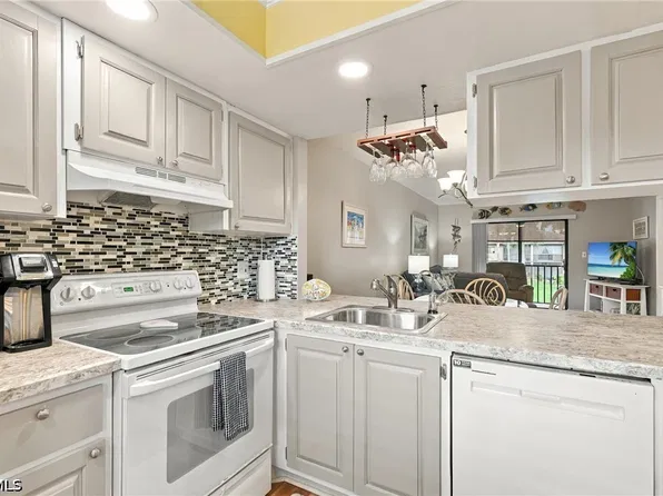 1240 Hall Rd APT 508, North Fort Myers, FL 33903