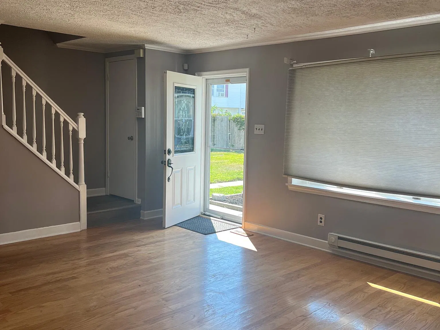 3 bed, 1034 sqft, $2,450 — Photo 3