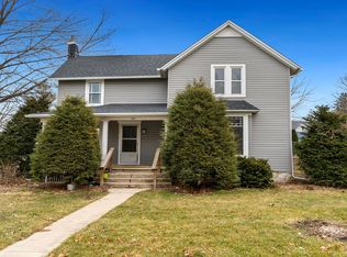 401 Main St, Leaf River, IL 61047