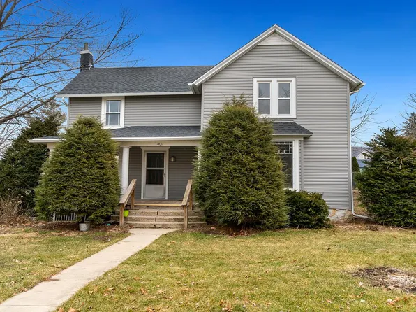 401 Main St, Leaf River, IL 61047