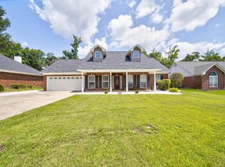 57 Meadowlark Dr, Smiths Station, AL 36877