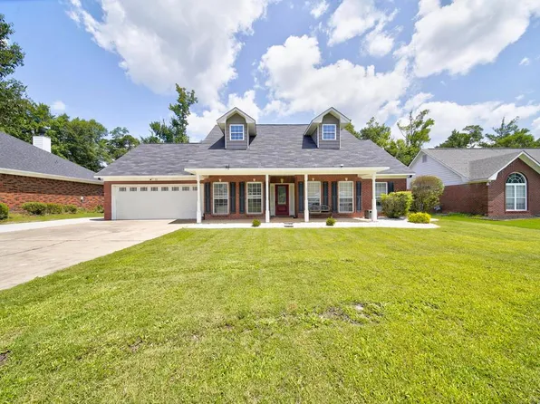 57 Meadowlark Dr, Smiths Station, AL 36877