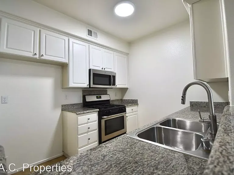 5500 Bonner Ave — Photo 4