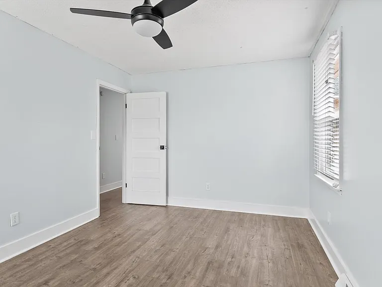 201 Hunter Dr — Photo 19