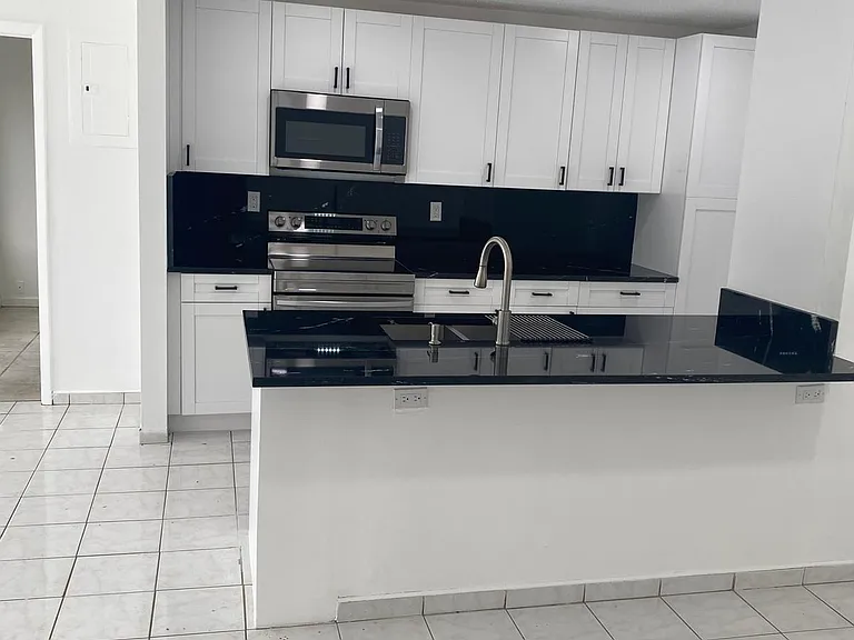 5419 SW 22nd St — Photo 6