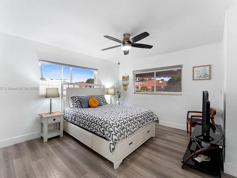 820 SW 17th Ave #1 — Photo 15