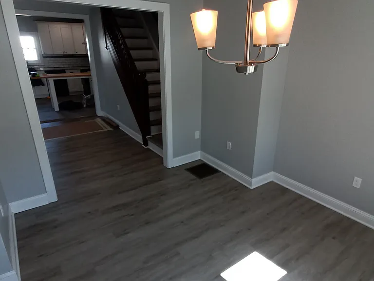 8 Billard St #S — Photo 9