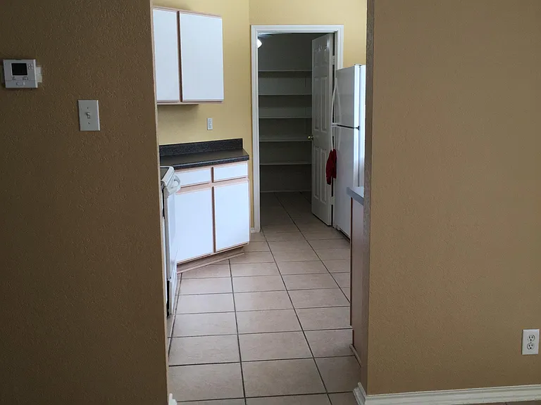 16215 Ike Ln — Photo 6