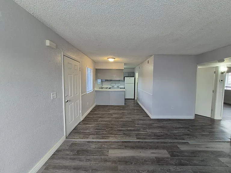 February Free Rent! Brand New Flooring Throughout! Private Laundry & Private Storage! Like New Re... — Photo 3