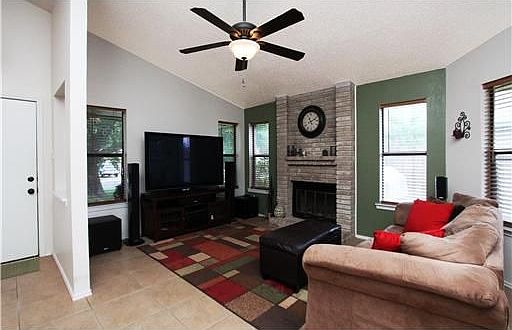 2nd image of 1102 Buttercup Cir