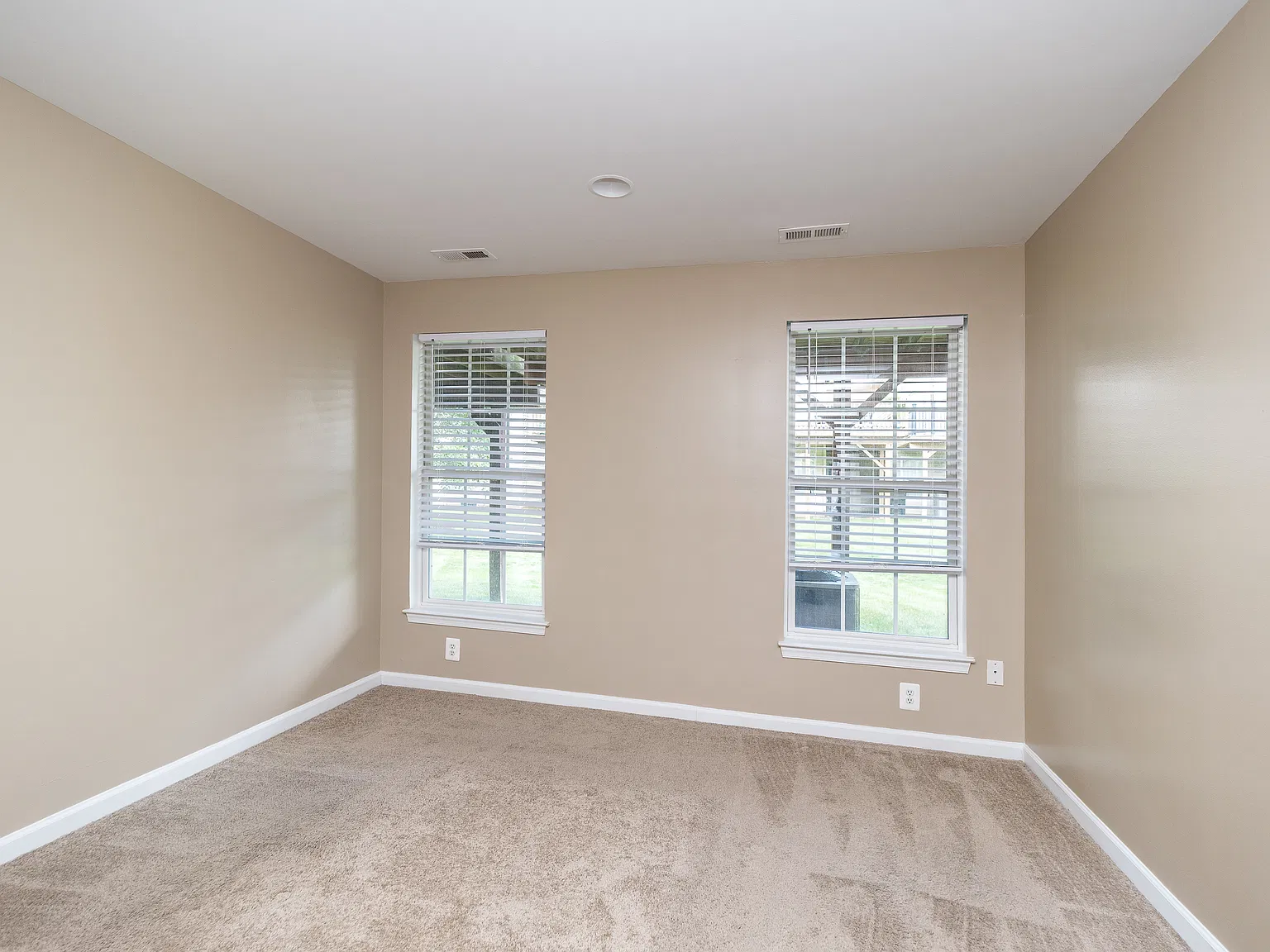 3 bed, 2.5 bath, 2248 sqft, $2,700 — Photo 3