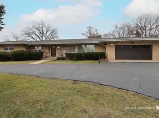 20W371 Diversey Ave, Addison, IL 60101