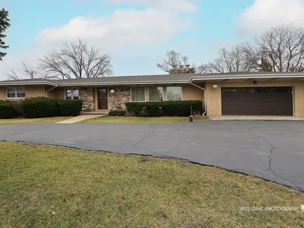 20W371 Diversey Ave, Addison, IL 60101