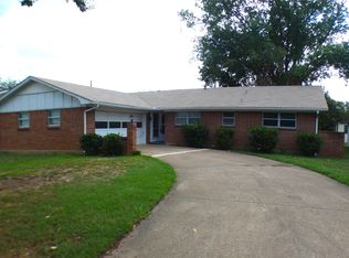 2512 Glen Lea Dr, Irving, TX 75062