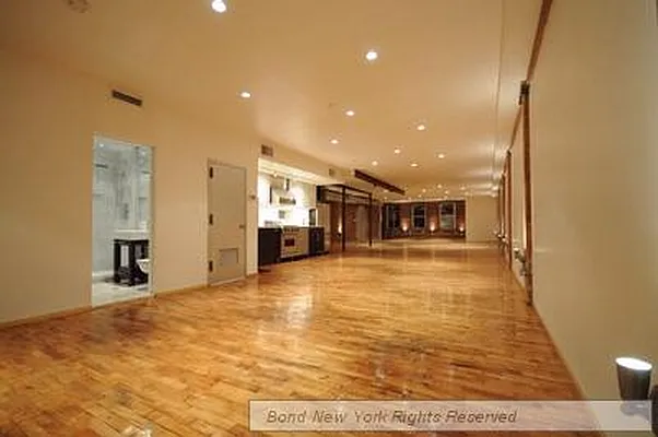 Rented by Bond New York | media 23