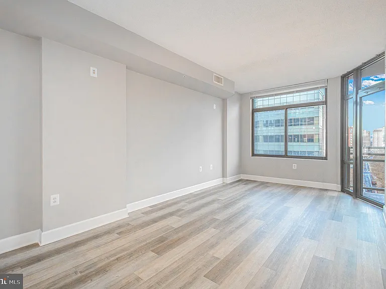 3600 Glebe Rd #716W — Photo 4