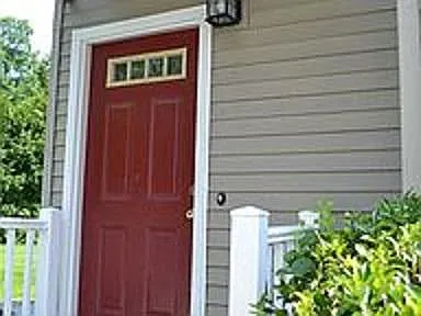 242 Spring Rd #B — Photo 2