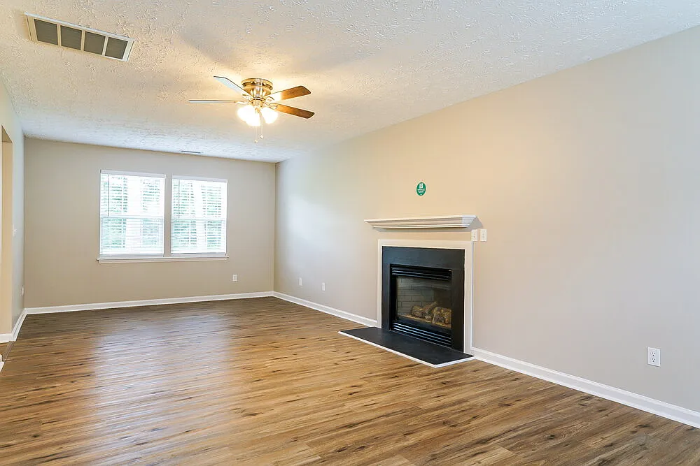3 bed, 2.5 bath, 1632 sqft, $3,010 — Photo 4