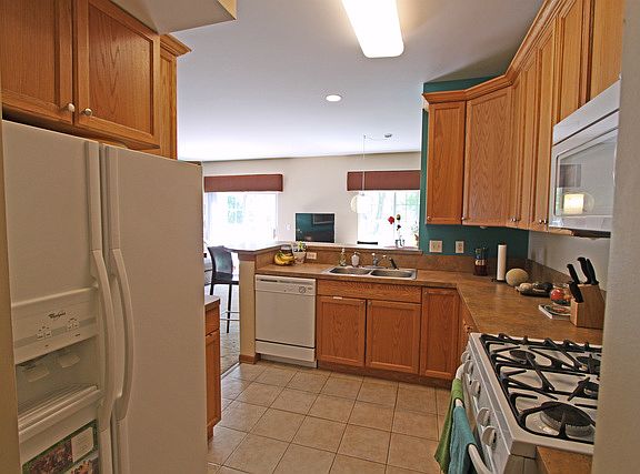 5th image of 1056 Castleshire Dr #1056