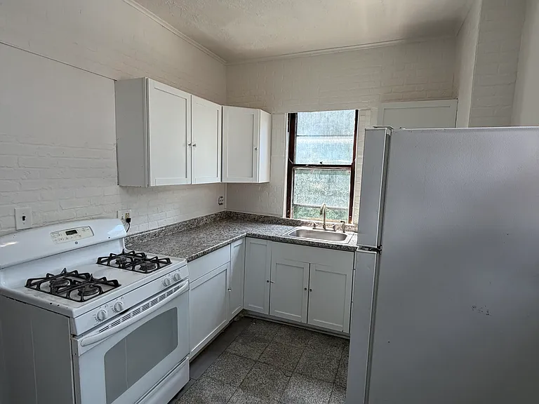 345 Crestline Ave — Photo 6