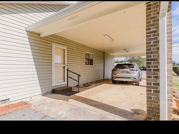5th image of 408 Botsford Rd