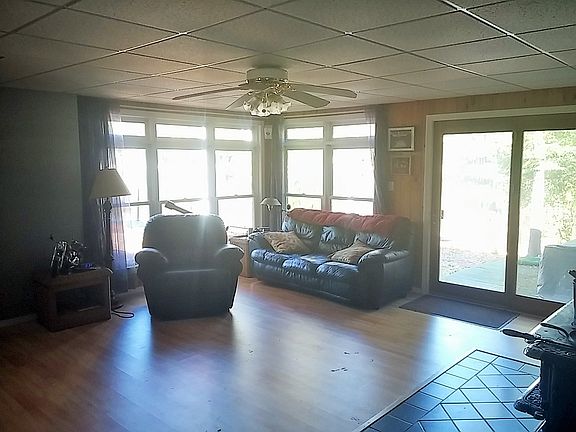 Just Steps to the Lake!!!