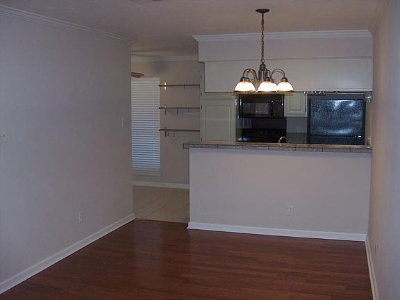 5th image of 1913 Wilshire Dr
