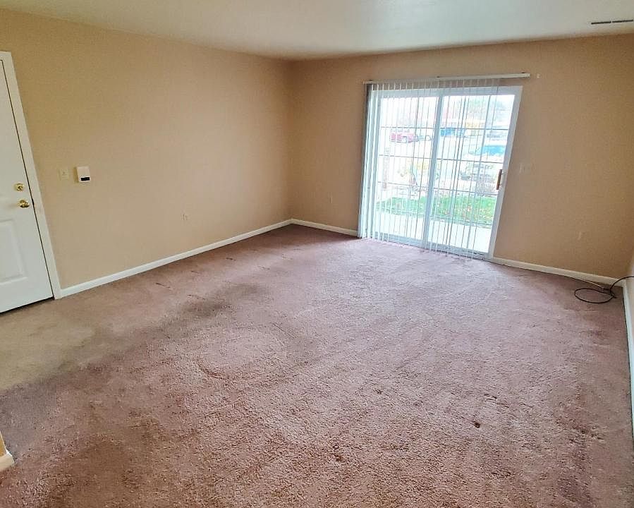 730 Tumbleweed Ln Charlotte MI Zillow