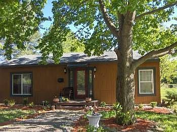 2nd image of 125 Farrell Rd