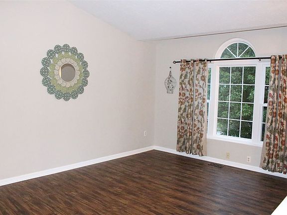 4th image of 1825 Asbury Way
